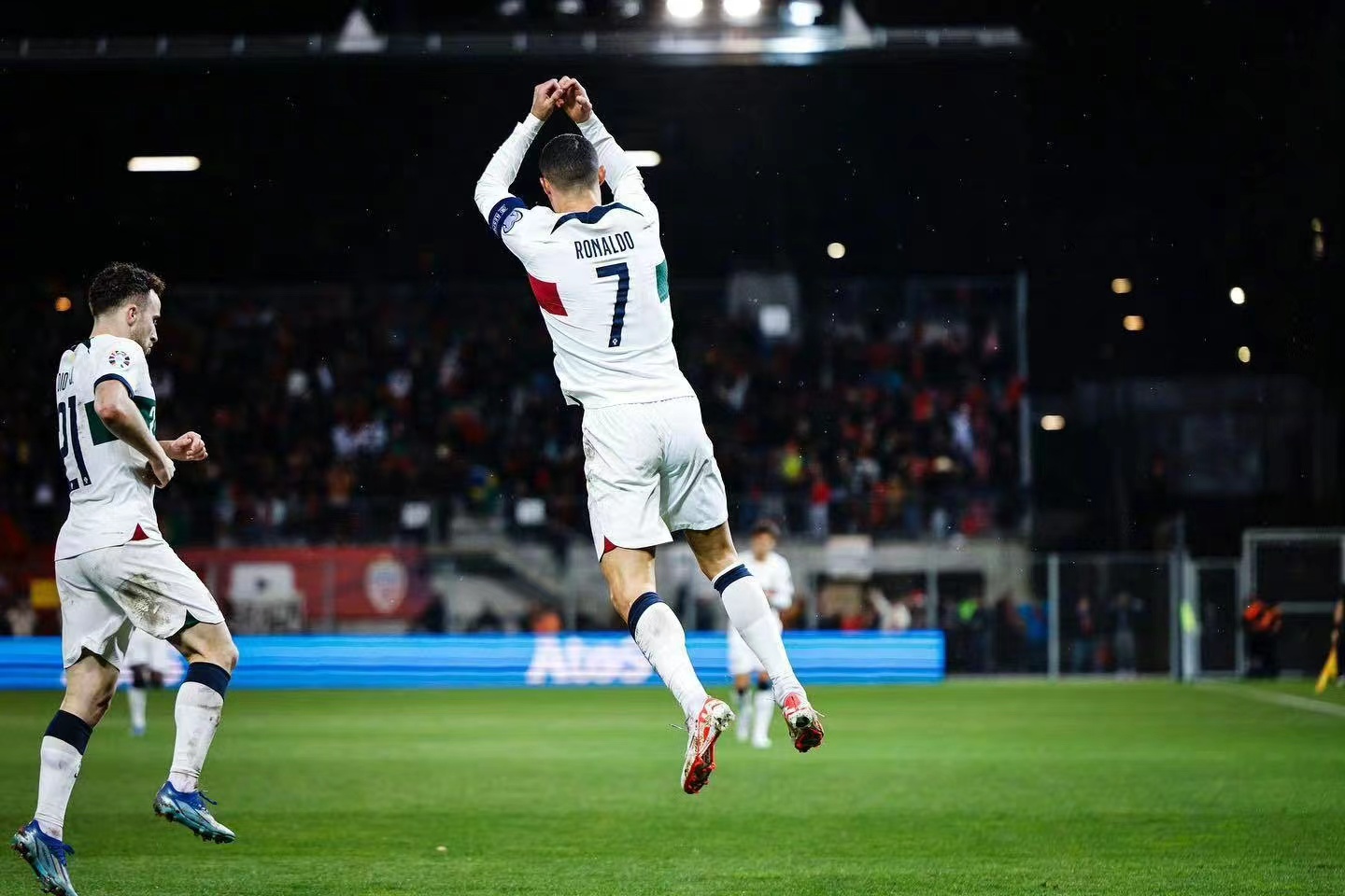 Cristiano Ronaldo leidt het Portugese nationale team naar een gemakkelijke overwinning op Liechtenstein